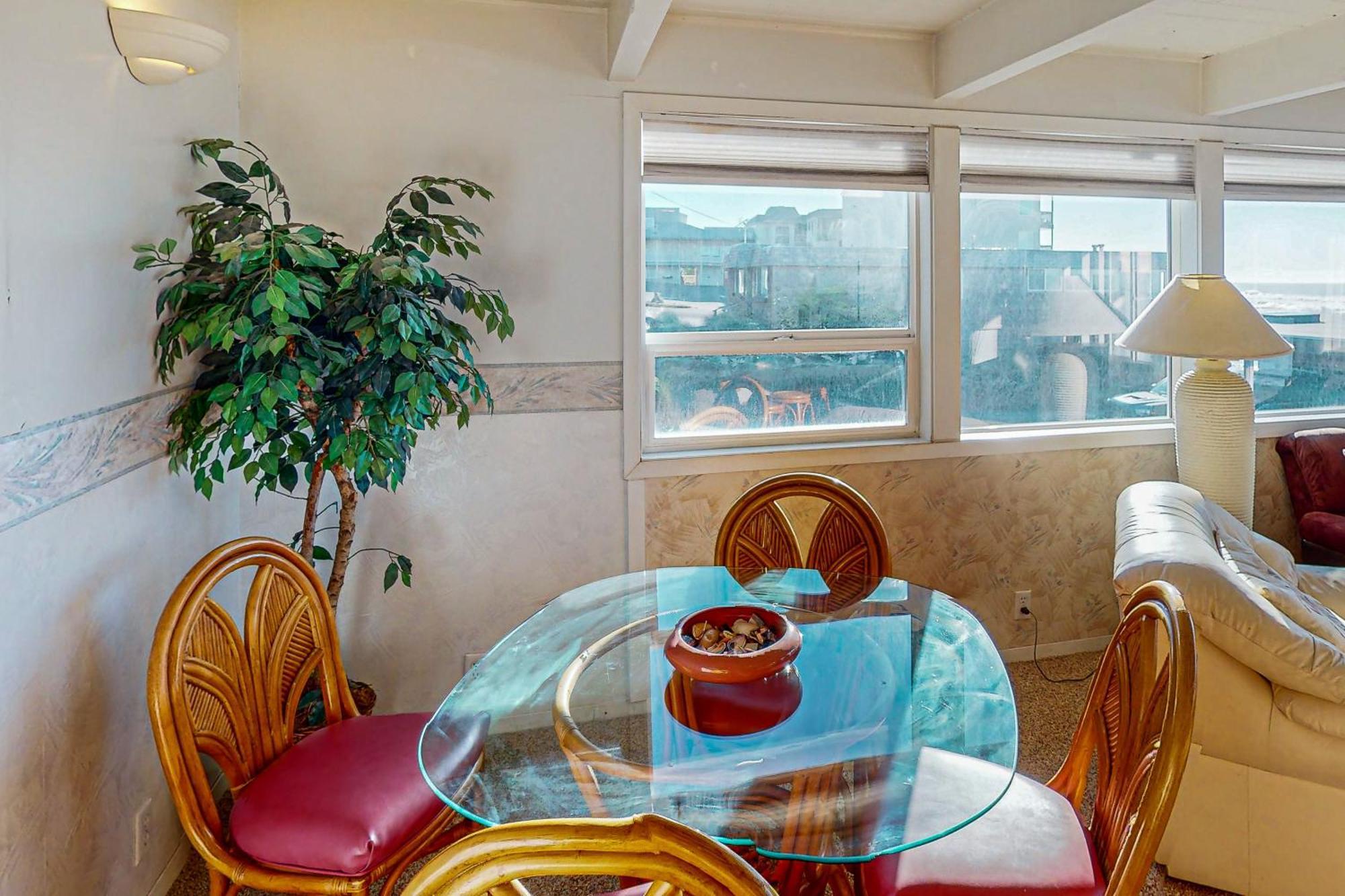 Sebastian'S Crib Condo Линкольн-Сити Экстерьер фото